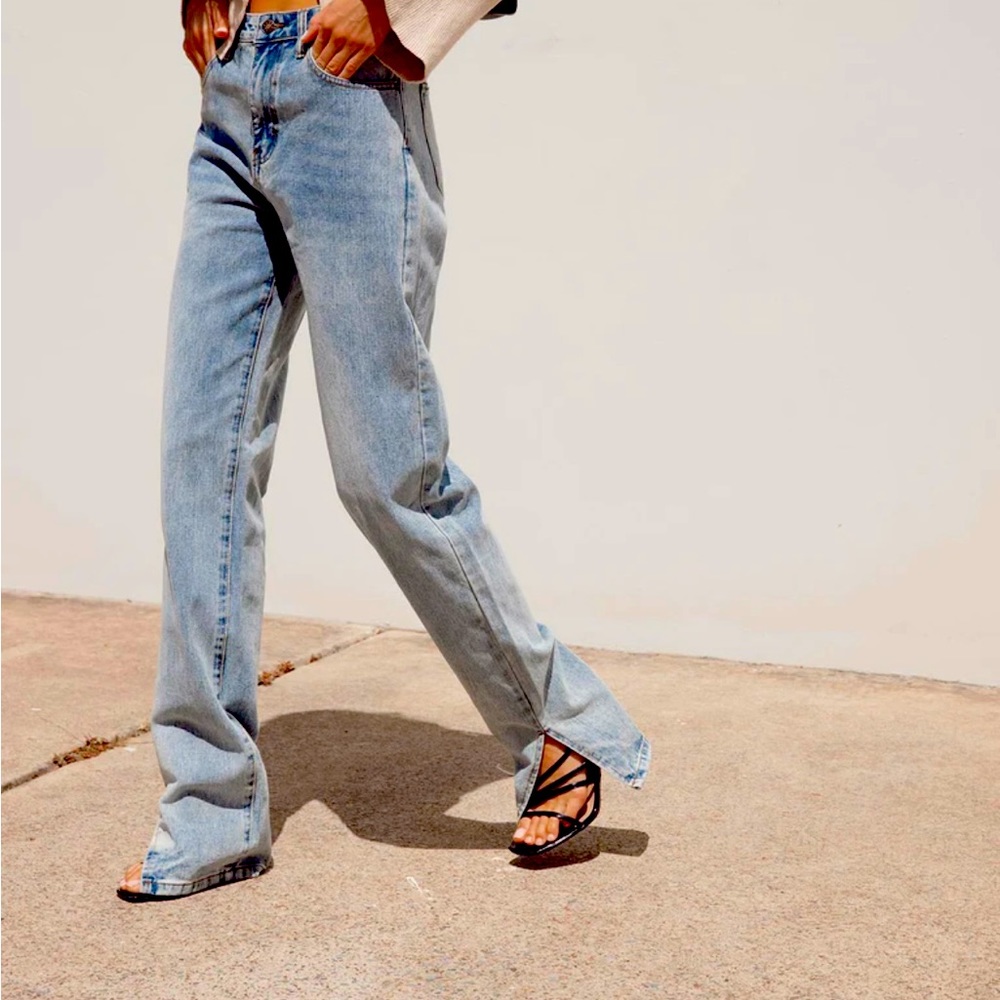 NWOT! Lioness Alabama Split Leg Jeans Size Small